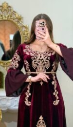 ⁦القفطان الأزرق الملكي (قطيفة) 👑💙⁩ - الصورة ⁦3⁩